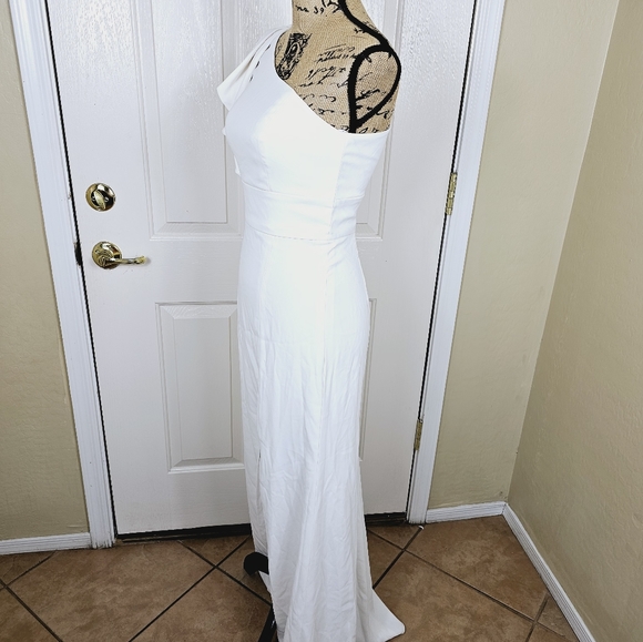 AFTER SIX Bowed One-Shoulder Trumpet Gown - Picture 5 of 10